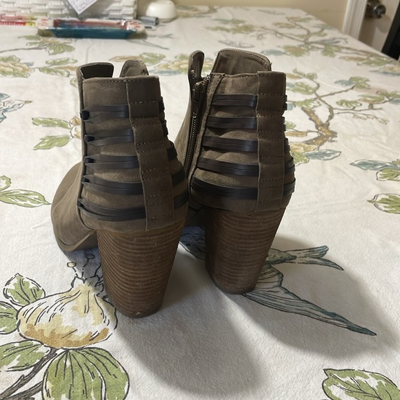Brown size 10 suede booties - Picture 4 of 4
